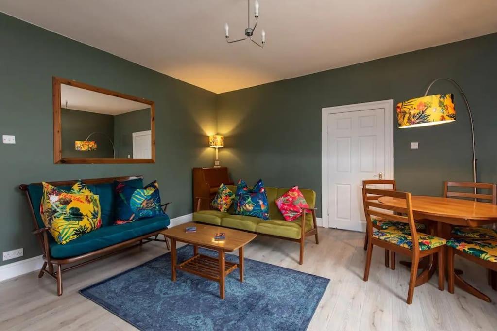 Peaceful Home From Home - Spacious 3 Bedroom House Accommodating 7 - Ideal For Families And Workers Гейтсхед Экстерьер фото